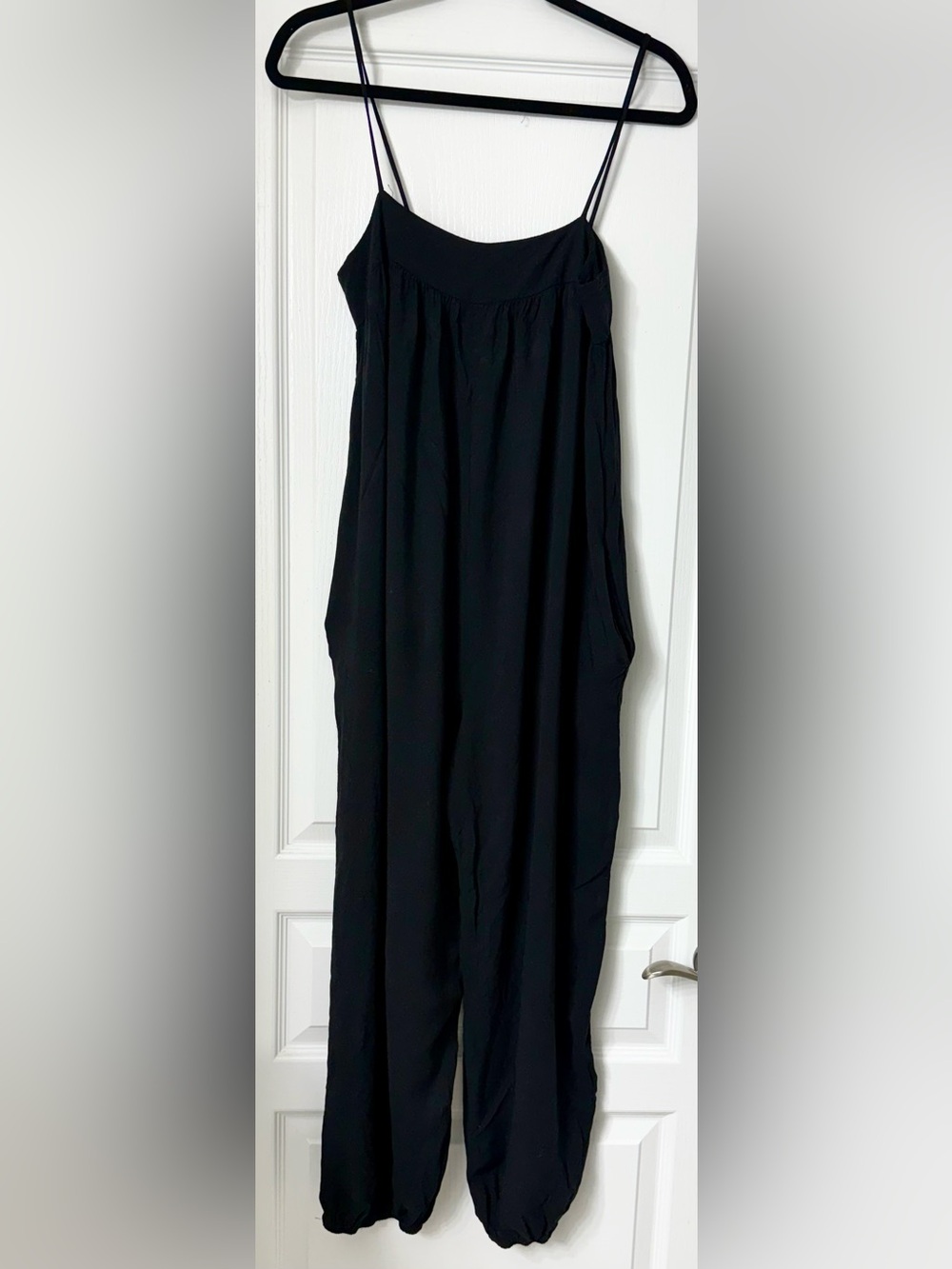 Vestique Black Spaghetti Strap Jumpsuit